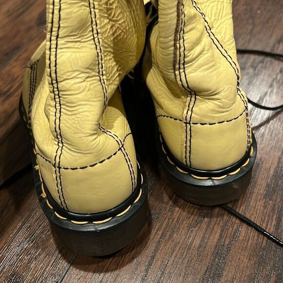 VTG Made in England Doc Marten boots 20 hole boots. Size 6 in GUC for age yellow - Picture 5 of 14